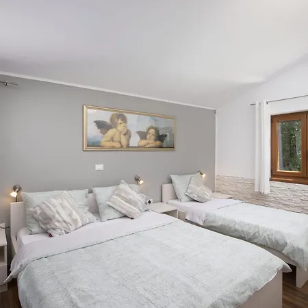 Zara Villa