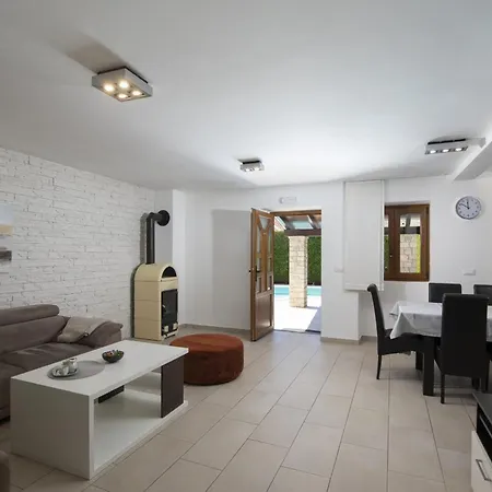Zara Villa *